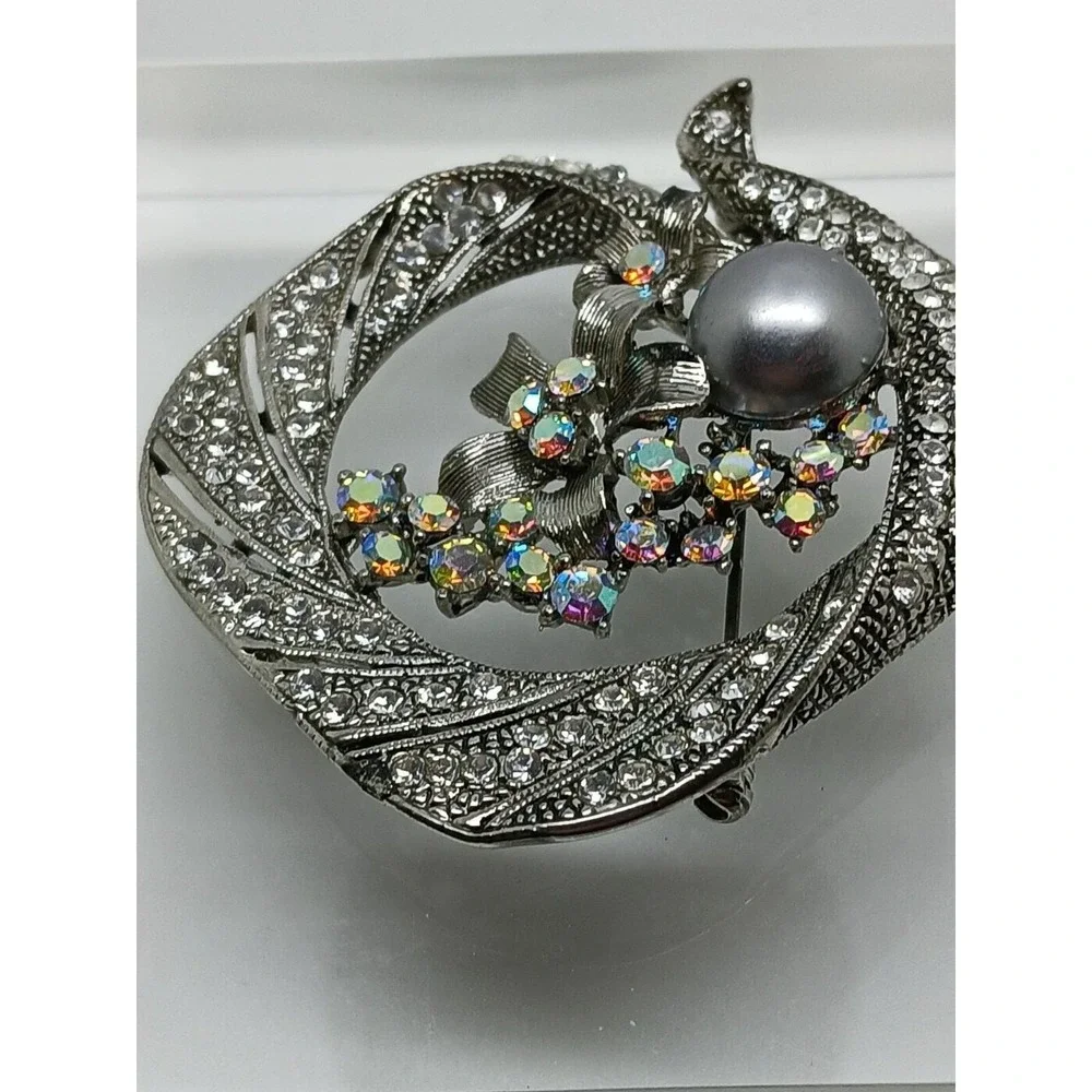 Gorgeous Vintage 90's Antique Style Grey Pearl Rhinestone Crystal AB‎ Brooch